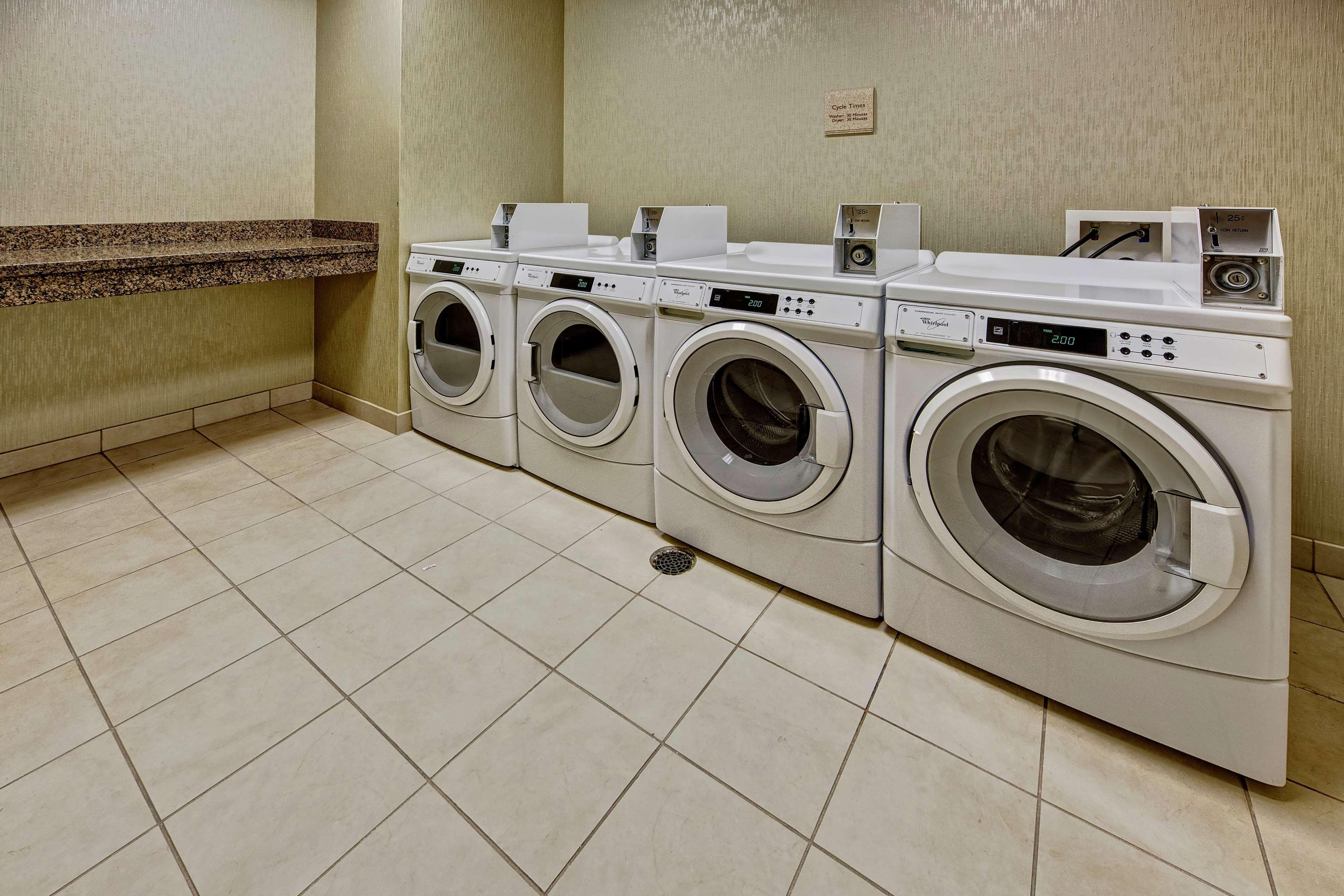 Hilton Garden Inn Midtown Tulsa Luaran gambar